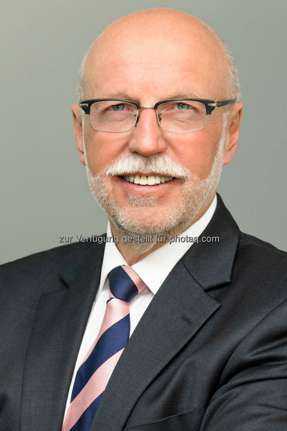 Thomas Wild, Geschäftsführer der targens GmbH, Stuttgart, vormals Cellent Finance Solutions GmbH - Cellent Finance Solutions wird targens - (Bild: obs/targens GmbH)