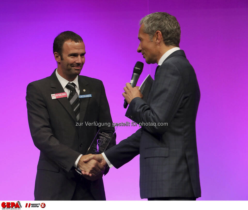 Mario Haas (SK Sturm Graz) und Moderator Rainer Pariasek, Foto: GEPA pictures/ Markus Oberlaender (08.05.2013) 