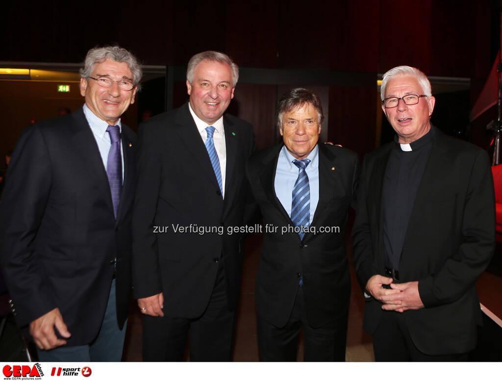 Generalsekretaer Klaus Leistner (OESV), Landeshauptmann-Stellvertreter Hermann Schuetzenhoefer, Praesident Peter Schroecksnadel (OESV) und Weihbischof Franz Lackner, Foto: GEPA pictures/ Markus Oberlaender (08.05.2013) 