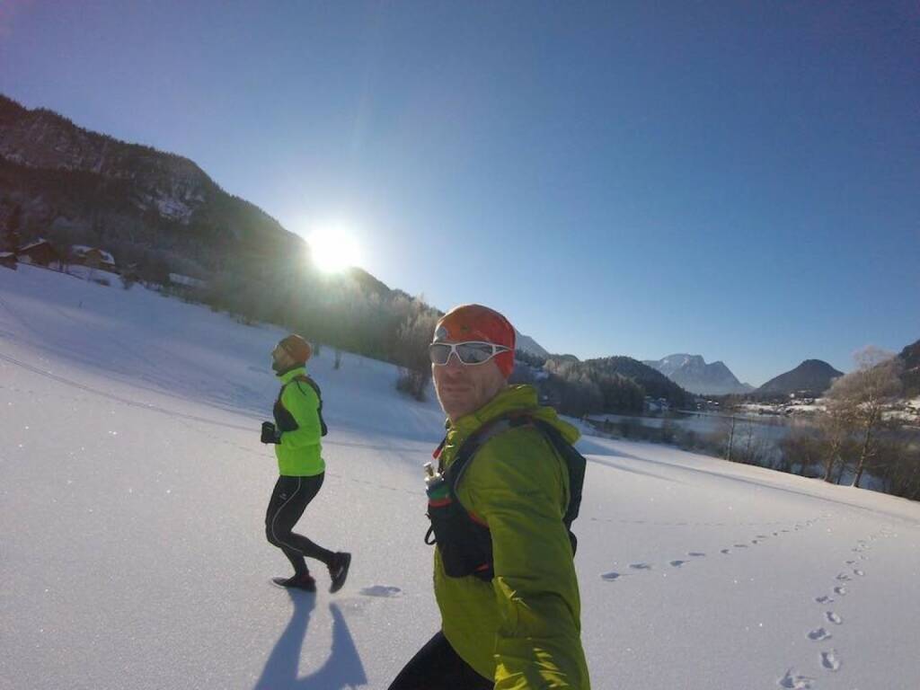 Thomas Rottenberg Mein Sportschnappschuss des Jahres 2016: Nichts Weltbewegendes - aber der wundervolle Abschluss eines gar nicht wundervollen Jahres. 
Im Bild - geschossen am 31.12.2016 bei einer Runde rund um den Grundlsee - ist alles, was mich heuer aufrichtete: Die besten Freunde der Welt. Draussensein. Und jedes Mal aufs Neue erkennen, dass man das, was wirklich zählt, nicht kaufen kann: Es beginnt immer einen Schritt außerhalb der eigenen Konfortzone - und ist genau deshalb unbeschreiblich -  - Voten und/oder auch sich selbst nominieren unter http://www.facebook.com/groups/Sportsblogged (03.01.2017) 