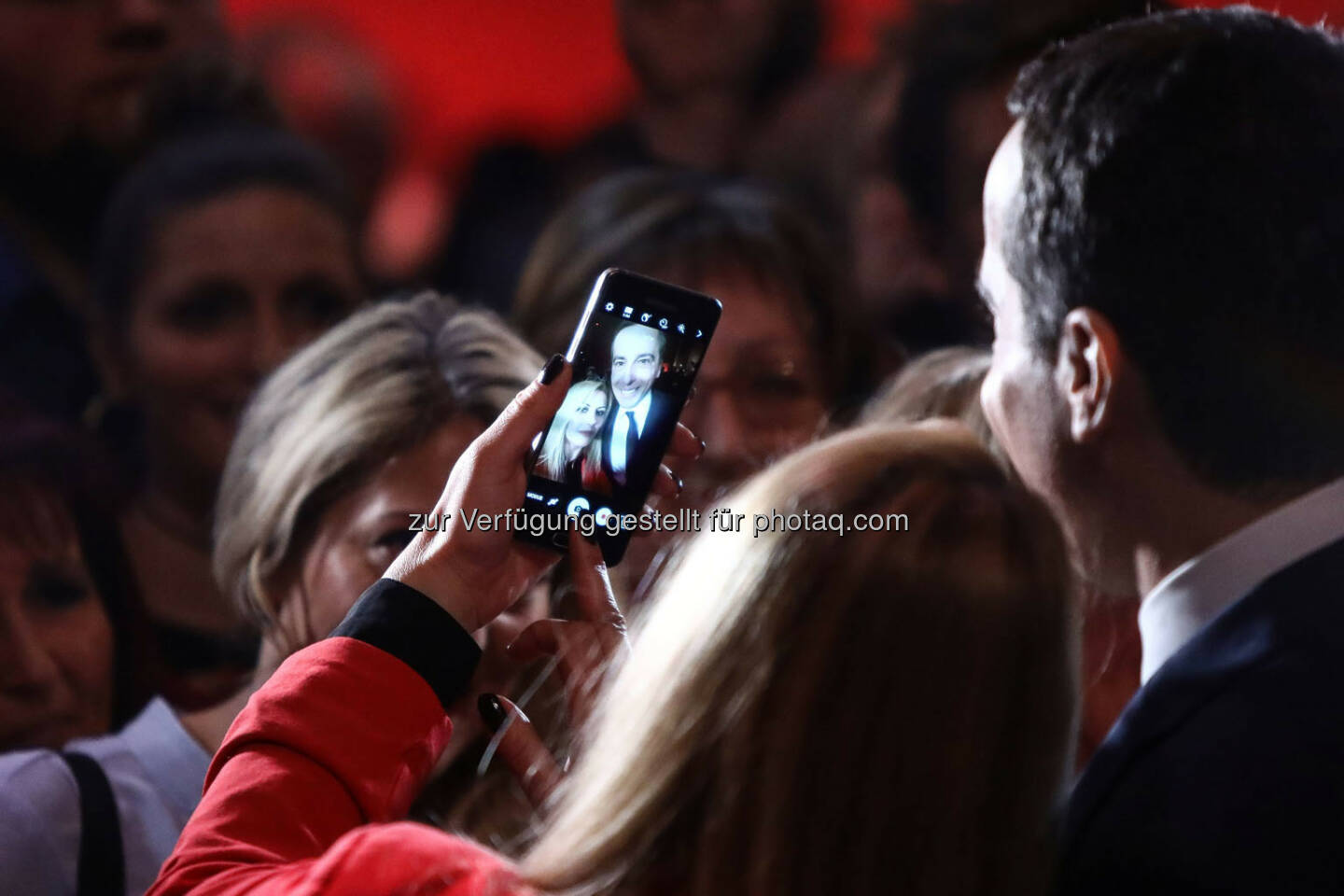 Rede von Christian Kern (SPÖ) in der Messehalle in Wels, Selfie (Bild: SPÖ)