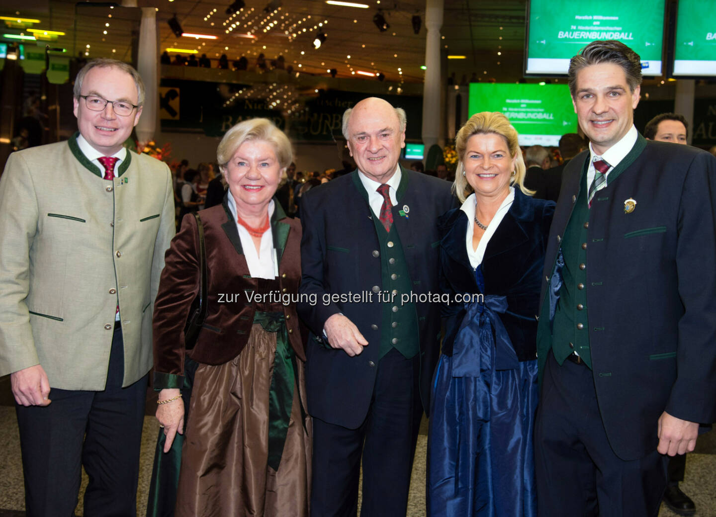 Stephan Pernkopf, Sissy Pröll, Erwin Pröll, Klaudia Tanner und Stefan Jauk - Bauernbund Niederösterreich (BBN): Regionalität im Vordergrund am 74. NÖ Bauernbundball (Fotocredit: NÖ Bauernbund)