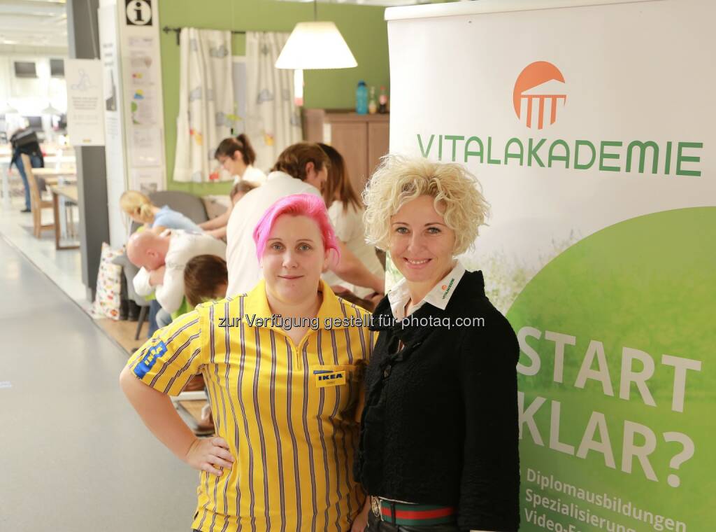 Sonja Kainberger, Christine Cizek - Vitalakademie: Vitalakademie zu Gast bei IKEA: Kochen & Massage für IKEA Kunden (Fotocredit: Vitalakademie), © Aussendung (19.01.2017) 