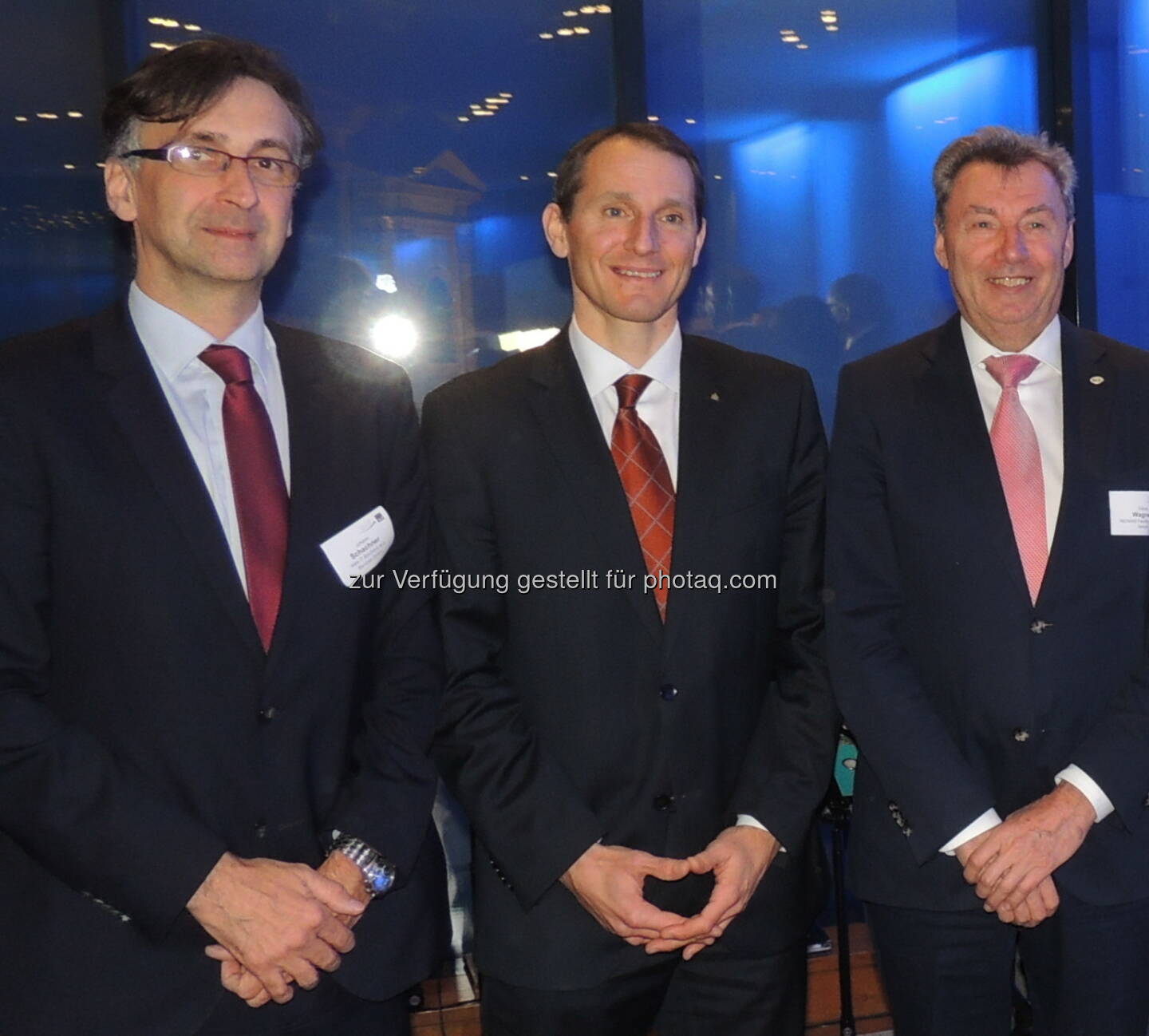 Johann Schachner (Atos), Stefan Dörfler (Erste Bank) sowie Viktor Wagner (Reiwag)  - Wirtschaftsforum der Führungskräfte: Neujahrsempfang über den Dächern von Wien (Bild: A. Raab/WdF)