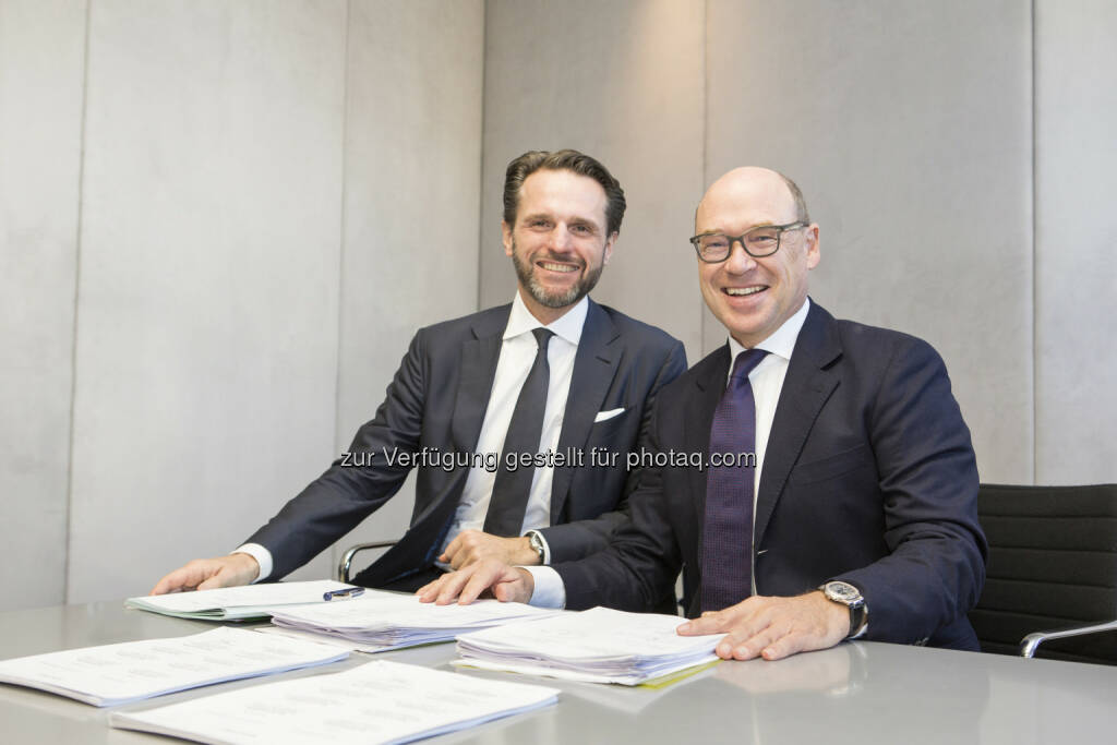 Michael Kleiter und Christian Harisch - Aon Risk Solutions Austria: Aon schließt die Übernahme der VERO-Gruppe erfolgreich ab und wird zum stärksten Risiko- und Versicherungsberater in Österreich (Fotocredit: Marlene Fröhlich | Lux und Lumen), © Aussender (24.01.2017) 