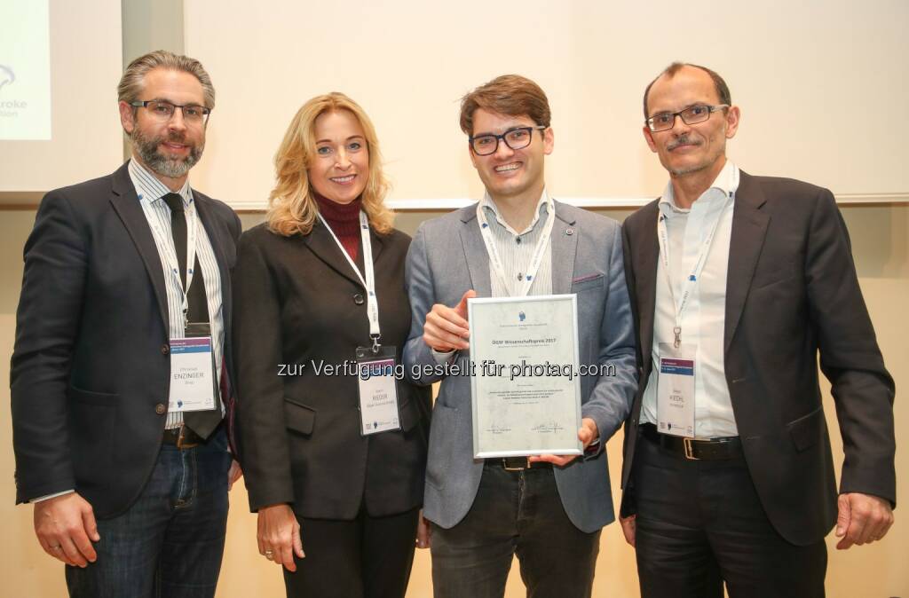 Christian Enzinger (Ögsf), Karin Rieger (Business Unit Head General Medicine - Bayer Austria), Preisträger Peter Willeit und Stefan Kiechl (Präsident Ögsf): Bayer Austria Ges.m.b.H.: Bayer Austria stiftet Wissenschaftspreis der Österreichischen Schlaganfall-Gesellschaft (Ögsf) (C) Bayer Austria/APA-Fotoservice/Neumayr
, © Aussendung (25.01.2017) 