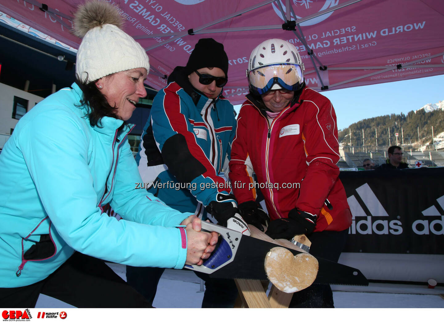 Ski for Gold Charity Race. Image shows fans. Photo: GEPA pictures/ Harald Steiner