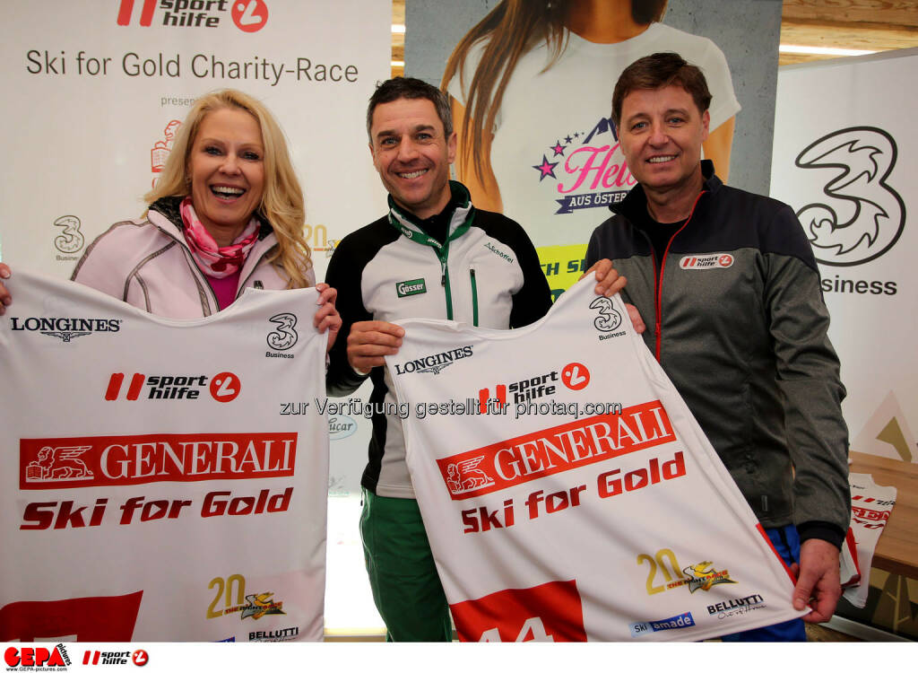 Ski for Gold Charity Race. Image shows Ulrike Kriegler, Thomas Reisenberger and managing director Harald Bauer (Sporthilfe). Photo: GEPA pictures/ Daniel Goetzhaber (26.01.2017) 