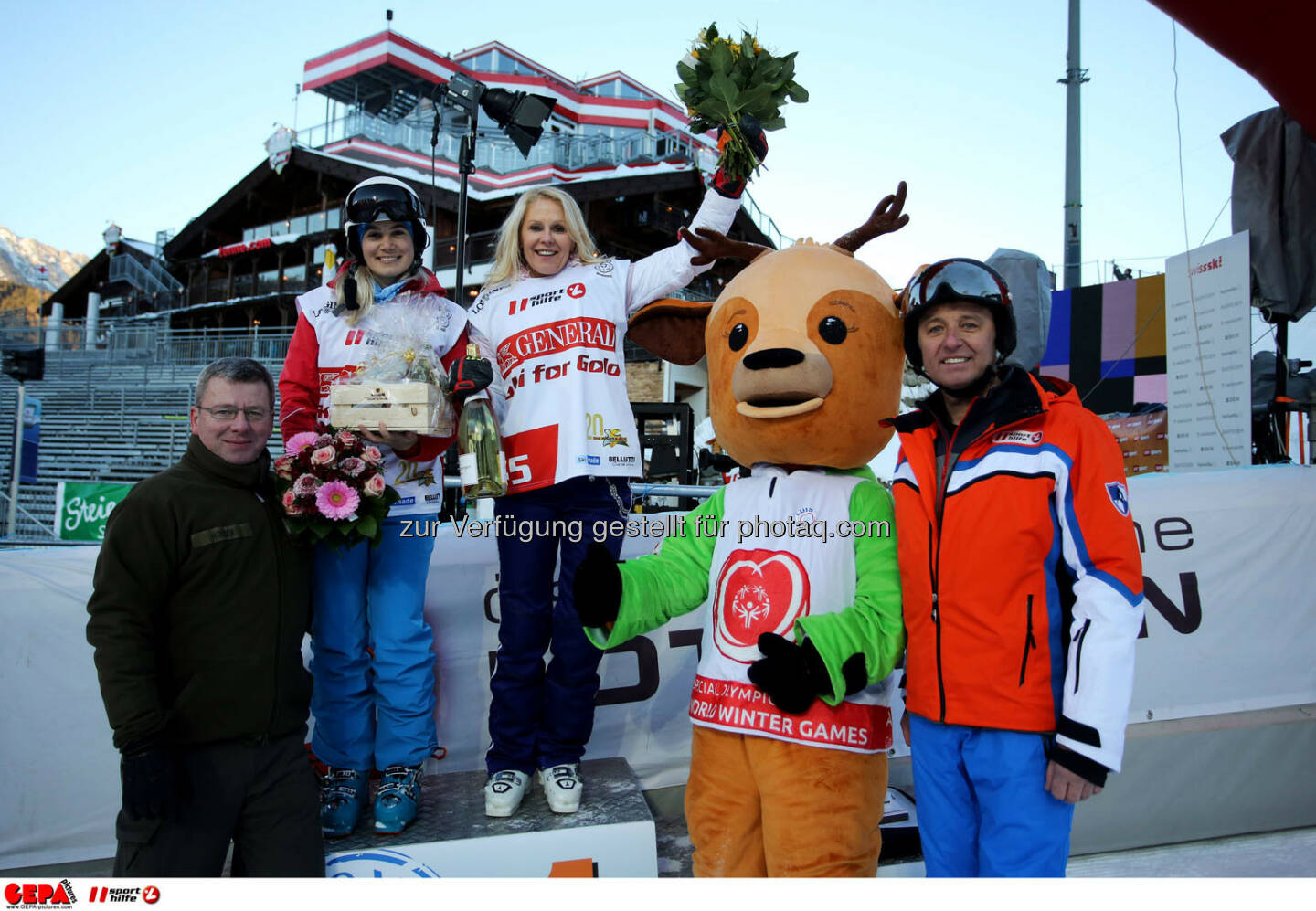 Ski for Gold Charity Race. Image shows Simone Gruber-Hofer, Ulrike Kriegler, managing director Harald Bauer (Sporthilfe) and maskot Luis. Keywords: Special Olympics World Winter Games, SOWWG Austria 2017 preview. Photo: GEPA pictures/ Daniel Goetzhaber
