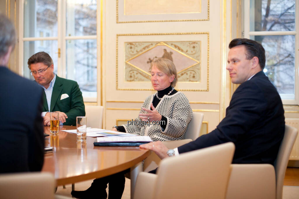 Karl-Heinz Strauss (Porr), Heike Arbter (RCB), Christoph Boschan (Wiener Börse), Christian Drastil (BSN), © Michaela Mejta (02.02.2017)