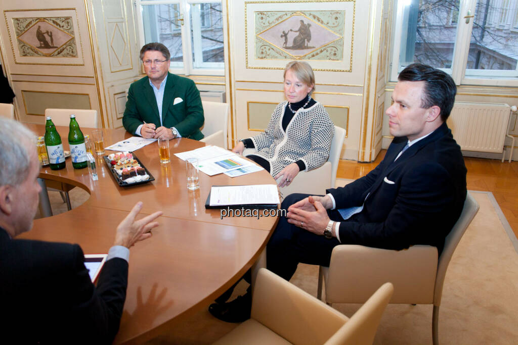 Karl-Heinz Strauss (Porr), Heike Arbter (RCB), Christoph Boschan (Wiener Börse), Christian Drastil (BSN), © Michaela Mejta (02.02.2017) 