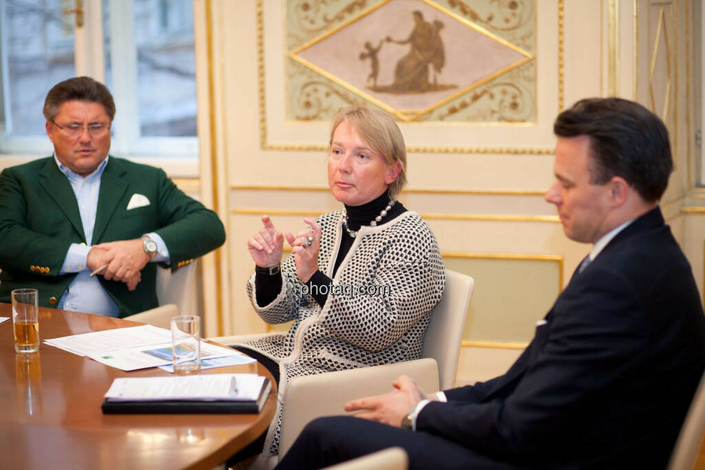 Karl-Heinz Strauss (Porr), Heike Arbter (RCB), Christoph Boschan (Wiener Börse), © Michaela Mejta (02.02.2017) 