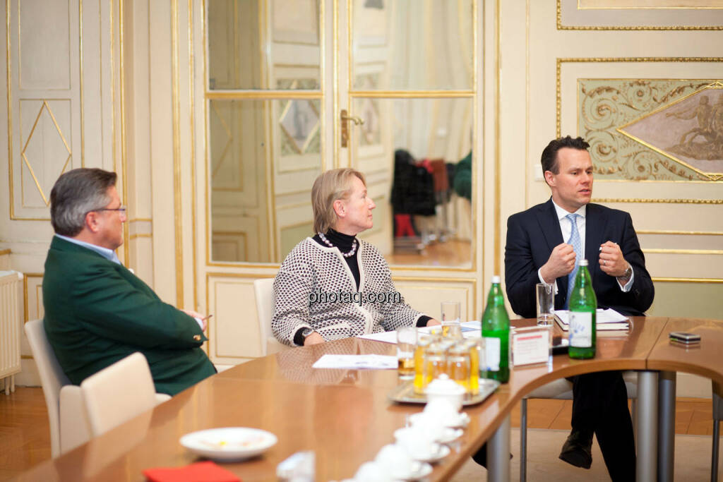 Karl-Heinz Strauss (Porr), Heike Arbter (RCB), Christoph Boschan (Wiener Börse), © Michaela Mejta (02.02.2017) 