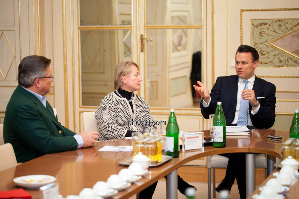 Karl-Heinz Strauss (Porr), Heike Arbter (RCB), Christoph Boschan (Wiener Börse), © Michaela Mejta (02.02.2017) 