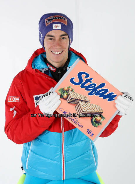 Manner Skispringer Stefan Kraft mit personalisierter Schnitte - Josef Manner & Comp. AG: Es gibt sie wieder: die individualisierbare Schnitte! (Fotocredit: Manner/GEPA), © Aussendung (07.02.2017) 