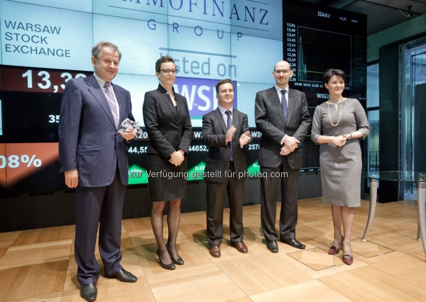 Bilder zum Immofinanz-Comeback in Warschau - http://blog.immofinanz.com/de/2013/05/10/immofinanz-in-warschau-ringing-the-bell-und-der-boersenbulle/