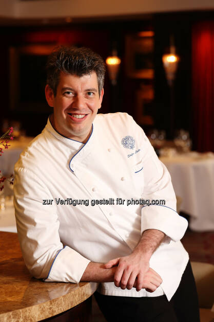 Stefan Leitner erhält die Goldene Cloche 2017© bei der Galanacht der Gastronomie© - Gastronomie Club Wien: Goldene Cloche 2017© (Fotocredit: Gastronomie Club Wien), © Aussender (17.02.2017) 