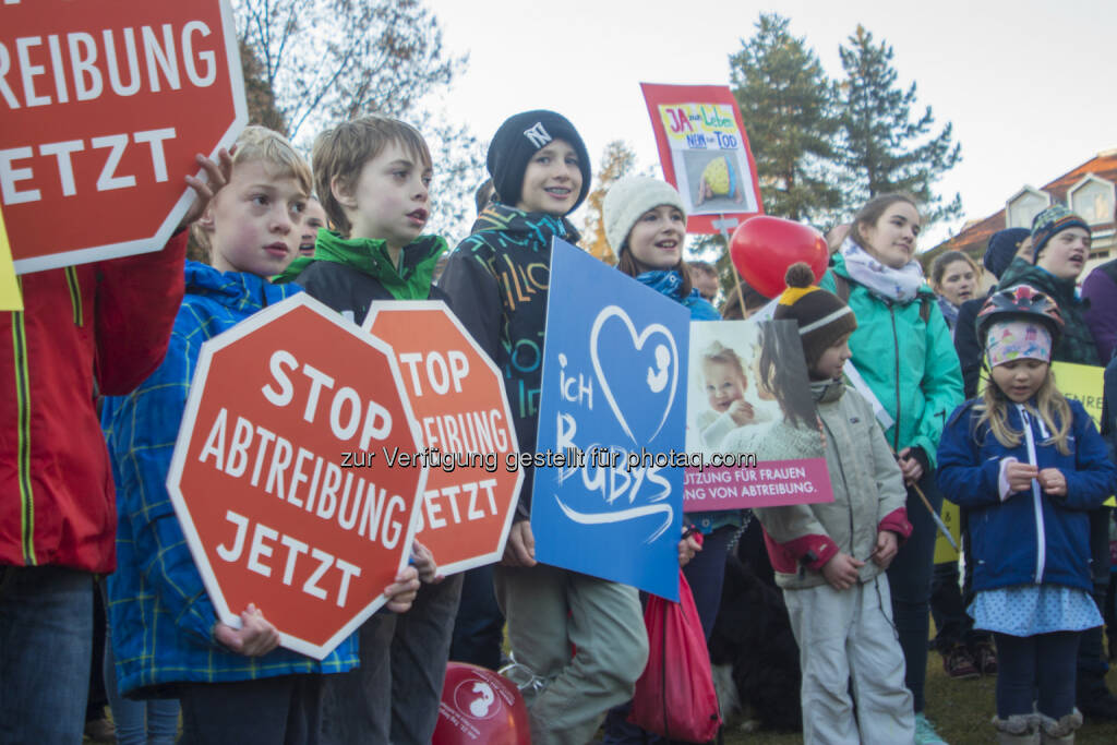 Jugend für das Leben: Marsch fürs Leben gegen Abtreibungen in den Landeskrankenhäusern Vorarlbergs (Fotocredit: JfdL), © Aussendung (20.02.2017) 