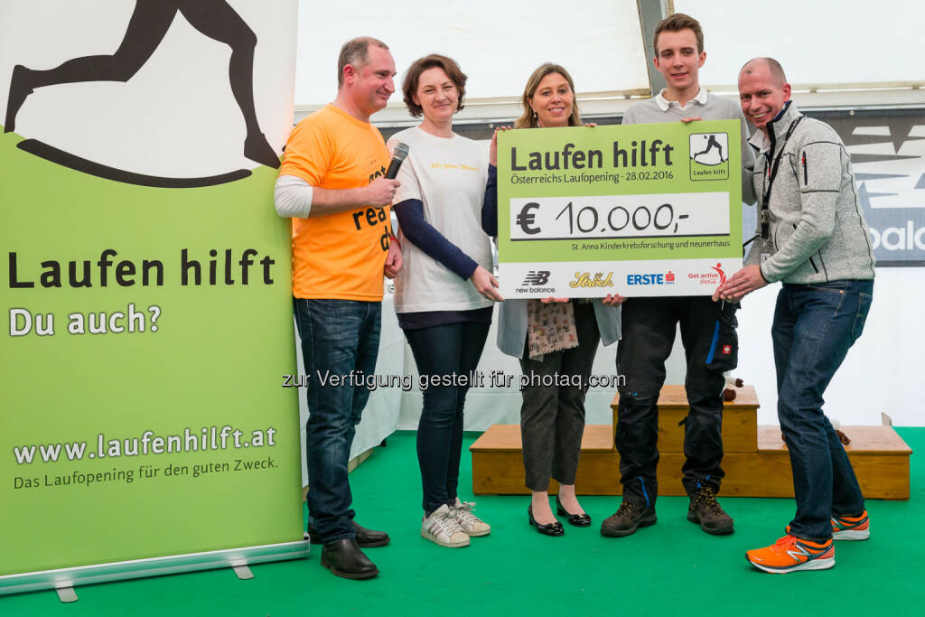 Spenden zu Gunsten der St. Anna Kinderkrebsforschung und des neunerhauses - Laufen hilft GmbH: Laufen hilft - Österreichs Laufopening am 5. März 2017 (Fotocredit: laufenhilft.at/Dominik Kiss) (21.02.2017) 