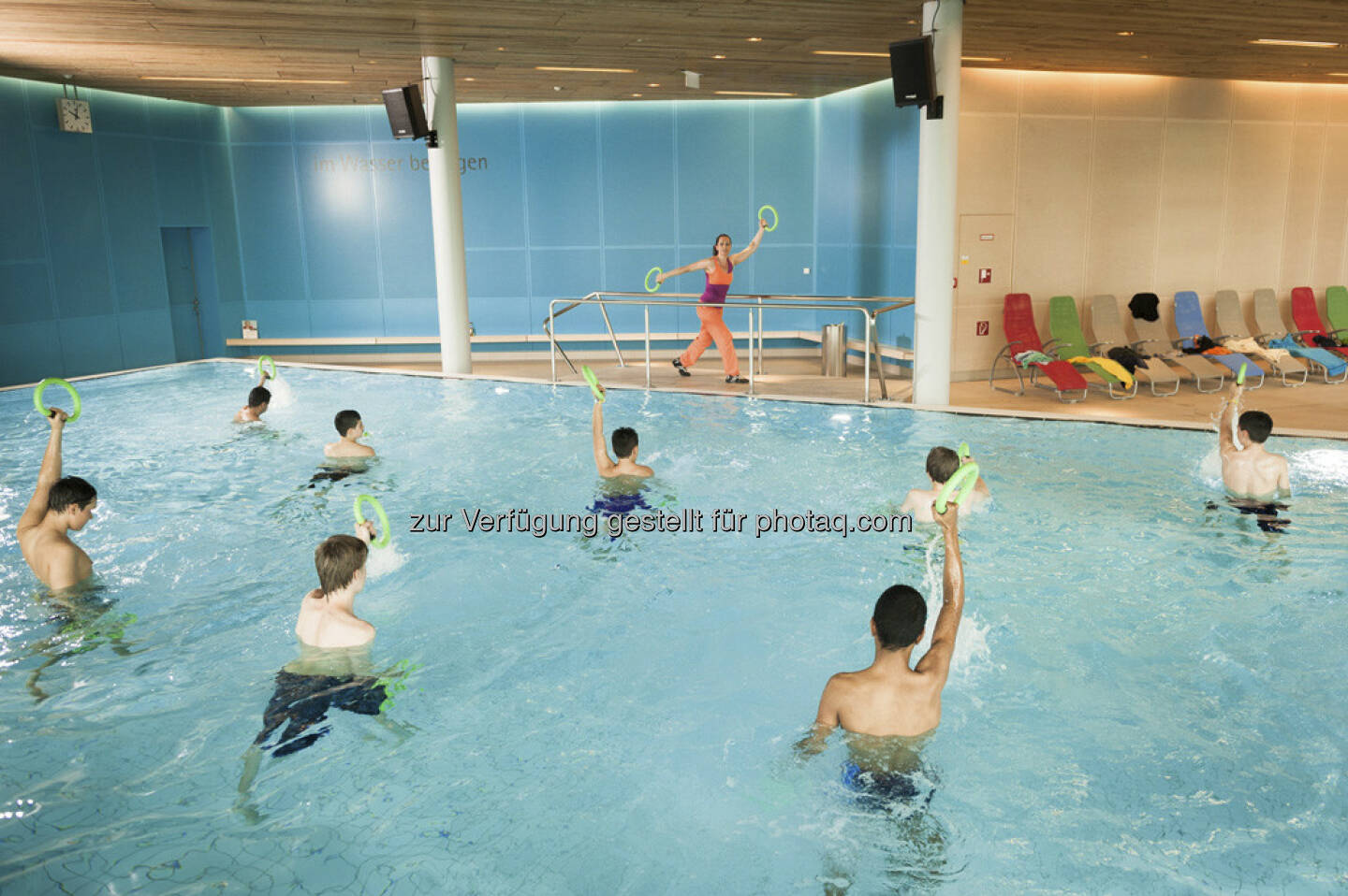 Therme Wien - Schwimmbecken, Trainerin