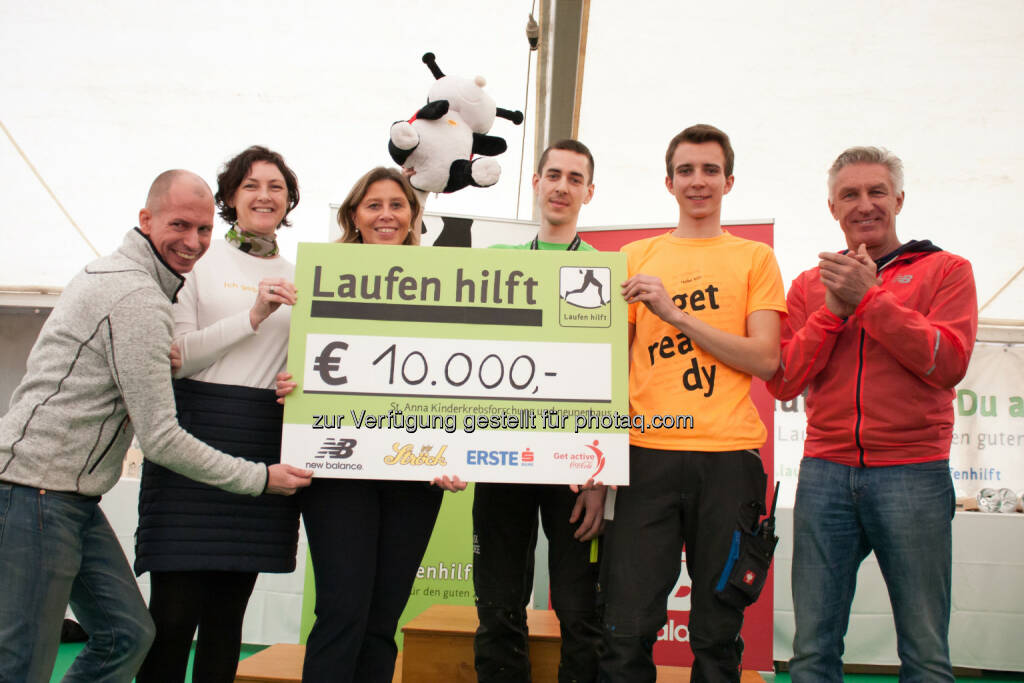 10.000 Euro Spenden für die St. Anna Kinderkrebsforschung und das neunerhaus bei Laufen hilft - Österreichs Laufopening am 5. März 2017 - Laufen hilft GmbH: Österreichs Start in die Laufsaison am 5. März 2017 (Fotocredit: laufenhilft.at/Michael Konecny) (06.03.2017) 