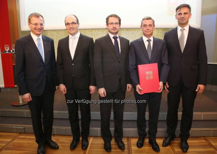 LandeshauptmannStv. Mag. Thomas Stelzer, Jan Sechter, Botschafter der