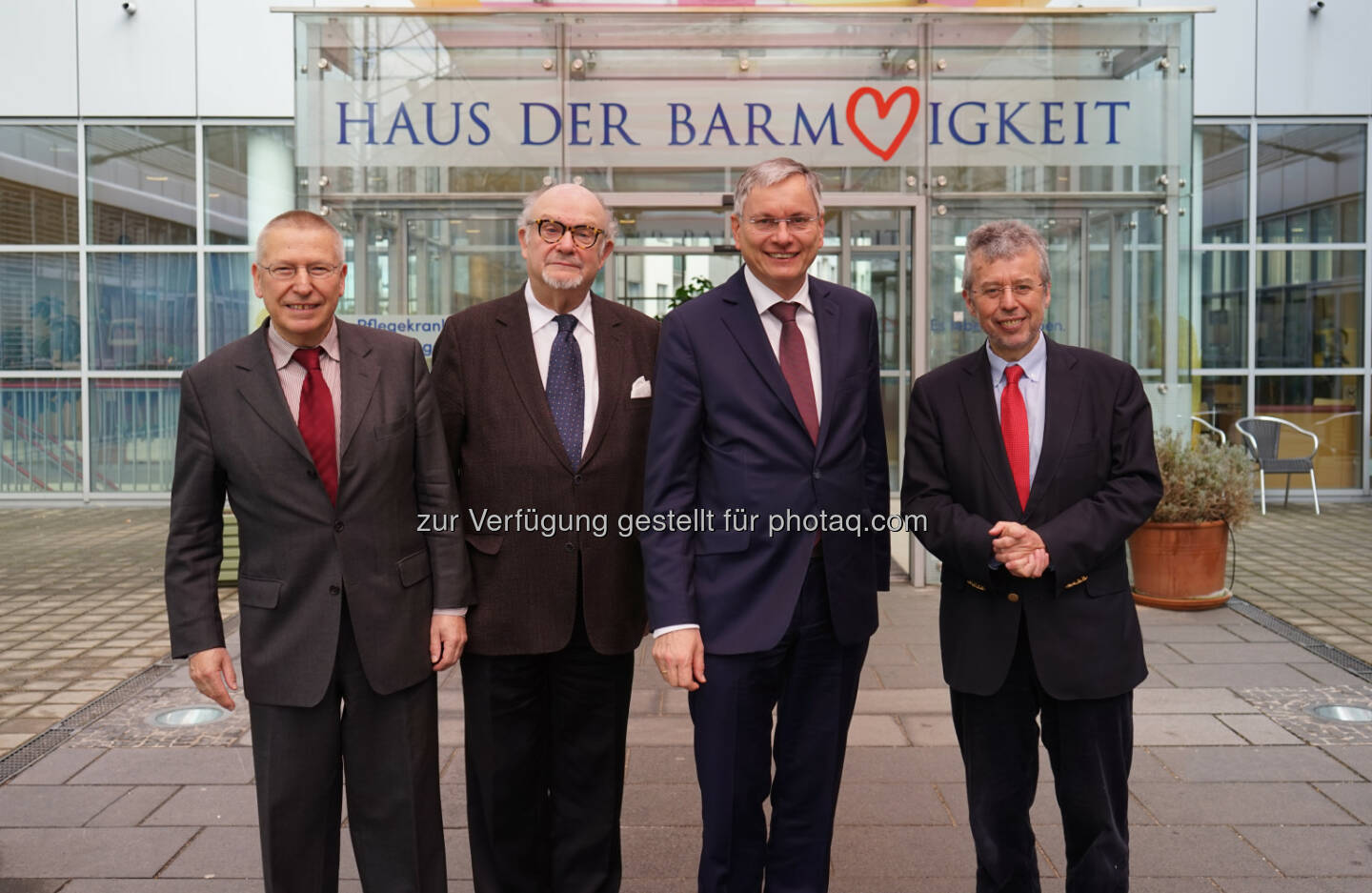 Mag. Walter Tancsits, Prof. Dr. Johannes Martinek, Sozialminister Alois Stöger, Univ.-Prof. Dr. Christoph Gisinger - Haus der Barmherzigkeit: Sozialminister Stöger eröffnet Generationen-Akademie im Haus der Barmherzigkeit (otocredit: Haus der Barmherzigkeit)