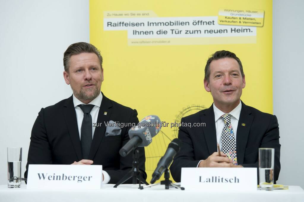 Ing. Mag. (FH) Peter Weinberger, Sprecher Raiffeisen Immobilien Österreich und Mag. Nikolaus Lallitsch, Sprecher Raiffeisen Immobilien Österreich - Raiffeisen Immobilien Österreich: Immobilienpreise setzen zur sanften Landung an (Fotocredit: Raiffeisen Immobilien Österreich/APA-Fotoservice/Hörmandinger), © Aussender (15.03.2017) 