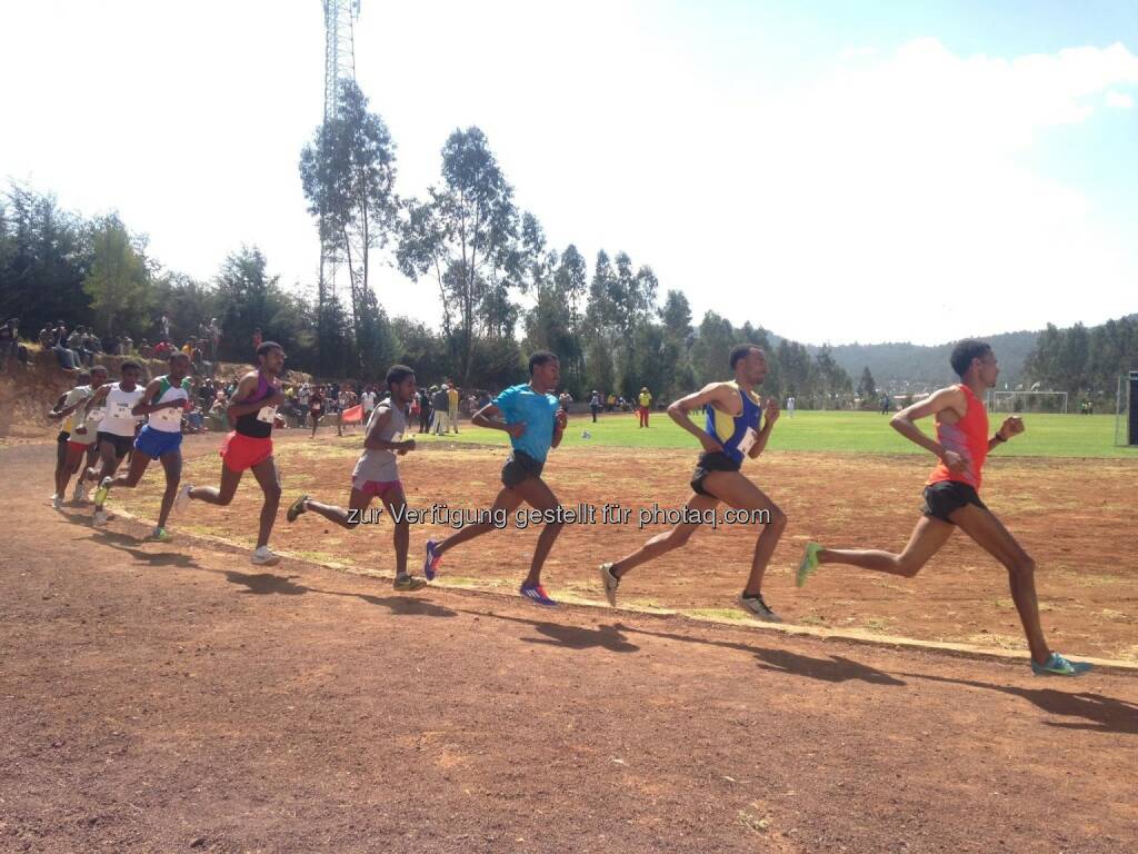 laufen, Rennen, track and field, Tartan, Äthiopien, hintereinander, Laufschritt, Gleichschritt (18.03.2017) 