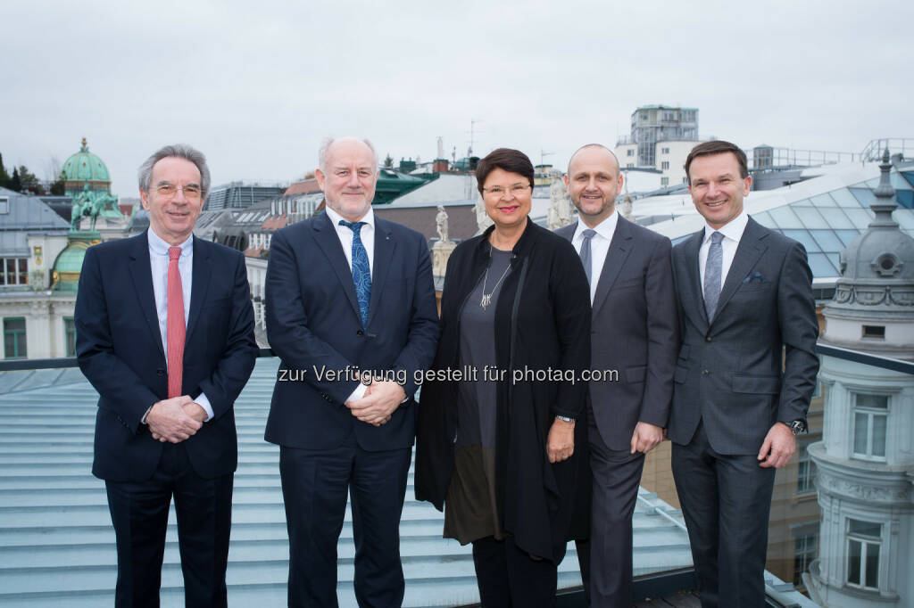 Christian Mutschlechner, Leiter des Vienna Convention Bureau, Josef Eberhardsteiner, Vizerektor für Infrastruktur der Technischen Universität Wien, Renate Brauner, Präsidentin des WienTourismus und Wiens Stadträtin für Finanzen, Wirtschaft und Internationales, Tourismusdirektor Norbert Kettner und Martin Roy, Geschäftsführer der Reed Messe Wien GmbH - PID Presse- und Informationsdienst der Stadt Wien: Wiener Tagungs-Bilanz 2016 mit neuen Rekordwerten (Fotocredit: David Bohmann / PID), © Aussender (22.03.2017) 