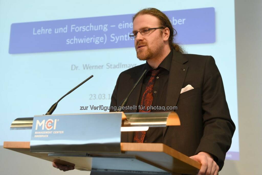 FH-Prof. Dr. rer.nat. Werner Stadlmayr bei seiner Antrittsvorlesung am MCI. - MCI Management Center Innsbruck: MCI-Professur an Werner Stadlmayr (Fotocredit: MCI), © Aussender (03.04.2017) 