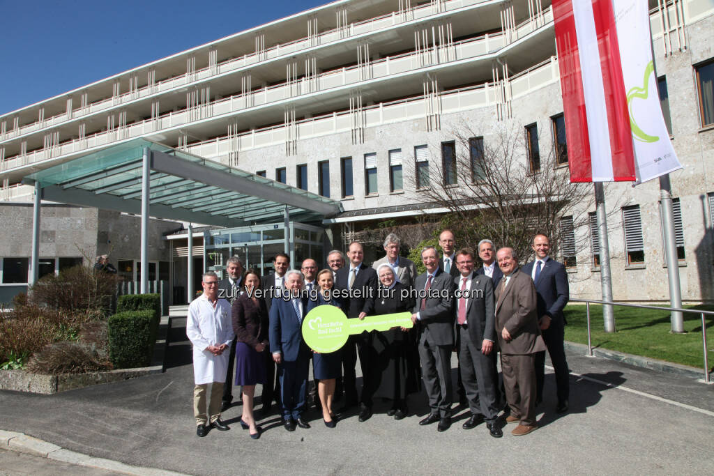 Zahlreiche Ehrengäste aus Politik, Wirtschaft und Sozialversicherung besuchten die HerzReha Bad Ischl - Sozialversicherungsanstalt der gewerblichen Wirtschaft: Herz-Kreislauf Zentrum Bad Ischl präsentiert sich als top moderne Rehabilitations-Einrichtung – BILD (Fotograf: Photographer:www.fotohofer.at / Fotocredit: Hofer), © Aussender (04.04.2017) 