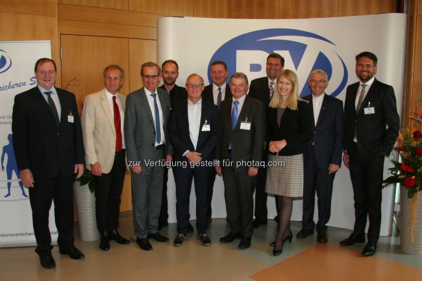 LA Vorsitzender Dr. Atzmüller, GDStv Ing. Aust, Bürgermeister Baumgartner, CHA Dr. Skoumal, Obmann Stv. Keckeis, NR Abg. Mag. Haider, Obmann Anderle, GD Dr. Pinggera, Landesrätin Mag. Haberlander, Bischofsvikar Dr. Hintermaier Obmann Stv Lehner - Pensionsversicherungsanstalt: Eröffnung der neuen Sonderkrankenanstalt RZ Bad Schallerbach (Fotocredit: Pensinsversicherungsanstalt)