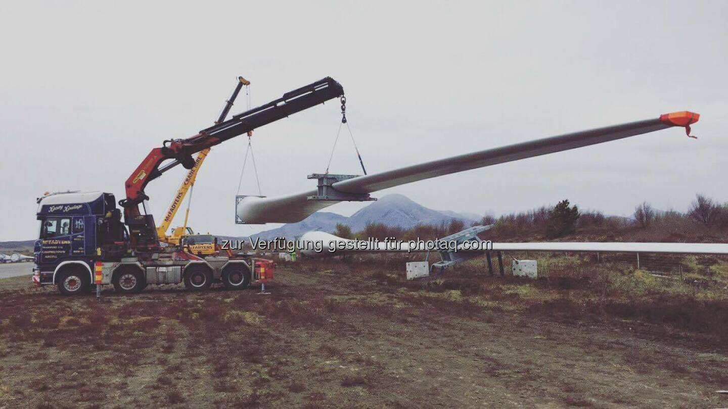 Mit diesem tollen Bild aus Schottland (Broadford, Isle of Skye) wünschen wir euch ein schönes Wochenende! :D

Vielen Dank an Ashley James für die Zusendung!  Source: http://facebook.com/palfingerdach