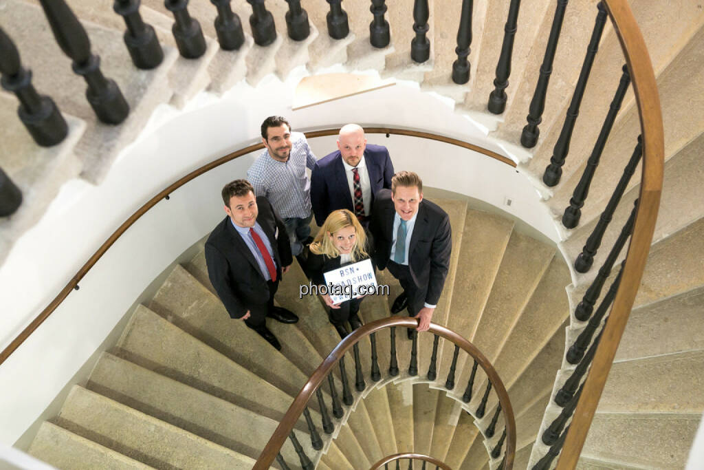 Philipp von Breitenbach (xtb), Can Ertugrul (wikifolio), Lisa Wagerer (S Immo, aktientrophy.at), Benjamin Krüger (BNP Paribas), Florian Helmberger (Hello bank!), © Martina Draper/photaq (27.04.2017) 