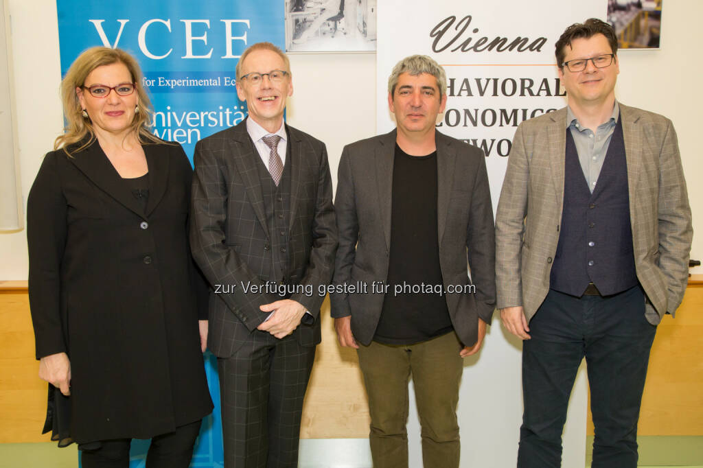 Corinna Fehr, Präsidentin VBEN; Rudolf Vogl, RBI; Uri Gneezy, Keynote-Speaker; Jean Robert Tyran - Vienna Behavioral Economics Network (VBEN): Uri Gneezy: „Wer die Wirkung von Incentives versteht, kann sie viel besser machen“ (Fotocredit: Viennamotion KG), © Aussender (28.04.2017) 