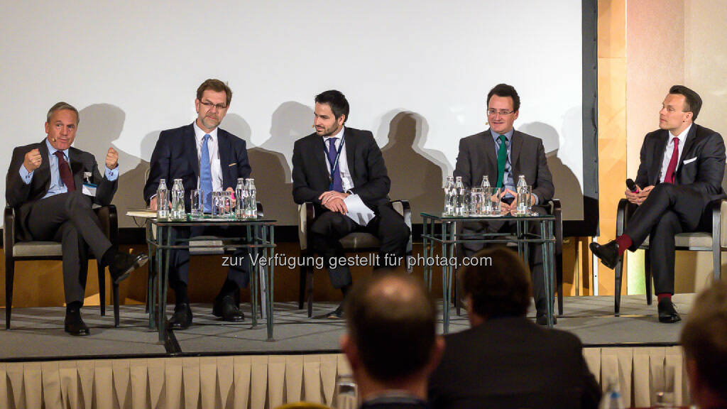 Dr. Adam Lessing, Vorstandsmitglied VAIÖ / AbgzNR Mag. Andreas Zakostelsky, ÖVP / Jakob Zirm, Die Presse / AbgzNR Matthias Köchl, Die Grünen / Dr. Christoph Boschan, Wiener Börse - 4. Finanzplaner Forum (Photo by Marko Kovic), © Aussender (11.05.2017) 