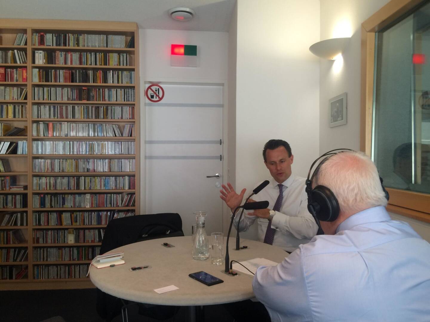 Wiener B&ouml;rse Christoph Boschan - Zu Gast bei Anton Gatnar von Radio Klassik. On Air: kommenden Samstag, 20.5., um 14:00 Uhr sowie am Mittwoch, 24.5., um 20:00 Uhr. Erfahren Sie alles &uuml;ber die Aufgaben der Wiener B&ouml;rse AG, die Eigenschaften des Handels mit Wertpapieren und die technische Umsetzung. Live-Stream unter folgendem Link: https://lnkd.in/gbkygfc