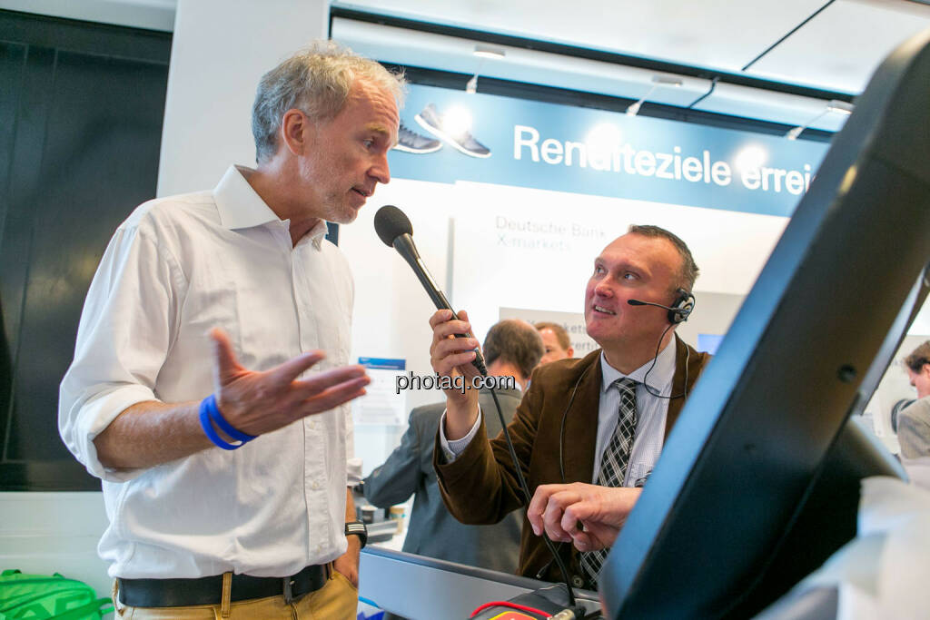 Christian Drastil (BSN), Peter Heinrich (boersenradio.at), Laufband https://evofitness.at , Deutsche Bank X-markets, Börsentag Wien, 20.5.2017, © Martina Draper photaq.com (am Ende der Diashow zusätzlich diverse Handy-Pics) (21.05.2017) 