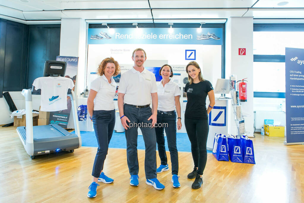 Sandra Warmuth, Christian-Hendrik Knappe, Justyna Kojro (Deutsche Bank), Laufband https://evofitness.at , Deutsche Bank X-markets, Börsentag Wien, 20.5.2017, © Martina Draper photaq.com (am Ende der Diashow zusätzlich diverse Handy-Pics) (21.05.2017) 