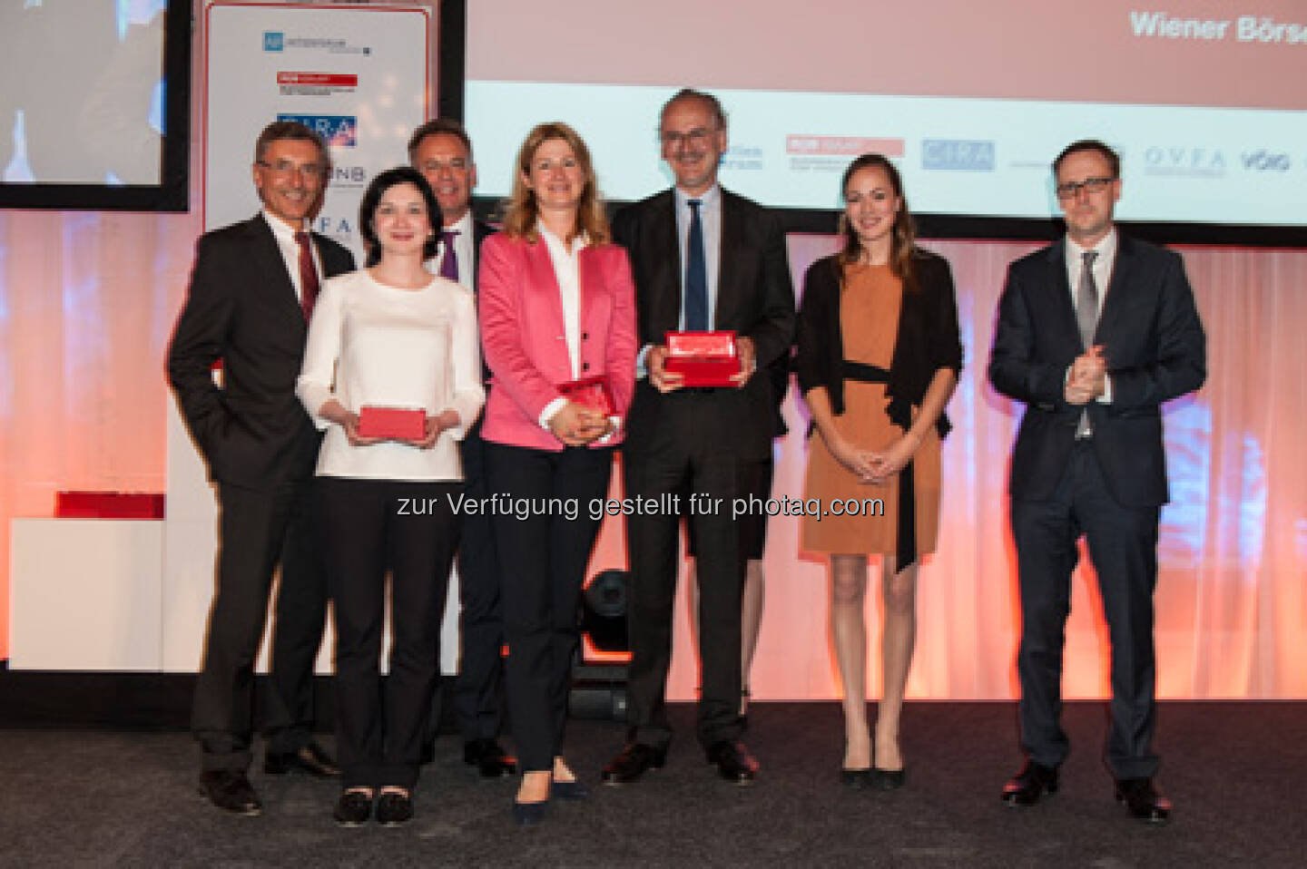 Siegerbild Wiener Börsepreis 2013 Corporate Bond-Preis: 

1. Platz: OMV AG 
2. Platz: Wienerberger AG 
3. Platz: Strabag SE
