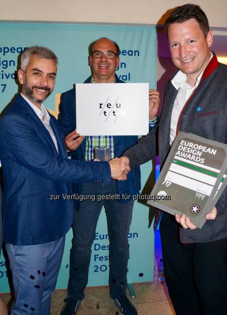 Demetrios Fakinos, Managing Director des EDA-Festivals, Christian Pölzl, Marketingleiter der Naturparkregion Reutte, Ronald Petrini, Geschäftsführer der Naturparkregion Reutte - HMC – die Boutiqueagentur für Tourismus & Freizeit: Europäische Auszeichnung für die Naturparkregion Reutte (Fotograf: Katharina Jöbstl / Fotocredit: HMC), © Aussendung (29.05.2017) 