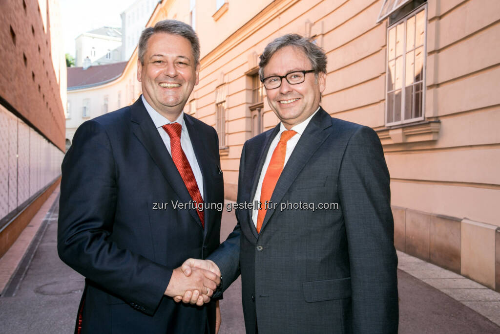 Bundesminister Andrä Rupprechter und ORF-Generaldirektor Alexander Wrabetz freuen sich auf zahlreiche Einreichungen zum Österreichischen Klimaschutzpreis 2017. - Ministerium für ein lebenswertes Österreich: Österreichischer Klimaschutzpreis feiert 10-Jahres-Jubiläum (Fotocredit: ORF/Thomas Jantzen), © Aussendung (02.06.2017) 