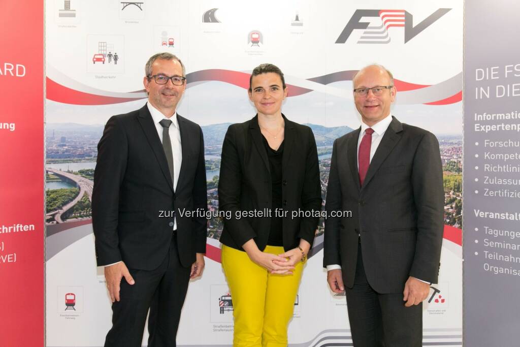 Dipl.-Ing. Alexander Walcher (Asfinag), Dipl.-Ing. Dr. Eva Maria Eichinger-Vill (BMVIT), Univ. Prof. Dr.-Ing. Dr. Martin Fellendorf (Vorstandsvorsitzender FSV) - Österreichische Forschungsgesellschaft Straße - Schiene - Verkehr: FSV-Verkehrstag 2017, Eine gelungene Veranstaltung (Fotocredit: Ö.Forschungsges. Straße-Schiene-Verkehr/APA-Fotoservice/Rastegar), © Aussender (09.06.2017) 