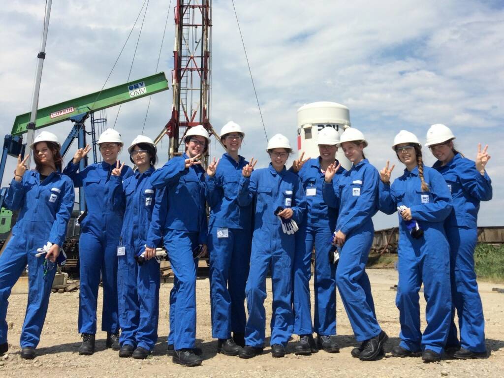 OMV It was a pleasure to have 10 Technikqueens as our guests at a production well of OMV Austria earlier this week. We hope the visit could strengthen their interest in succeeding a technical career. (14.06.2017) 