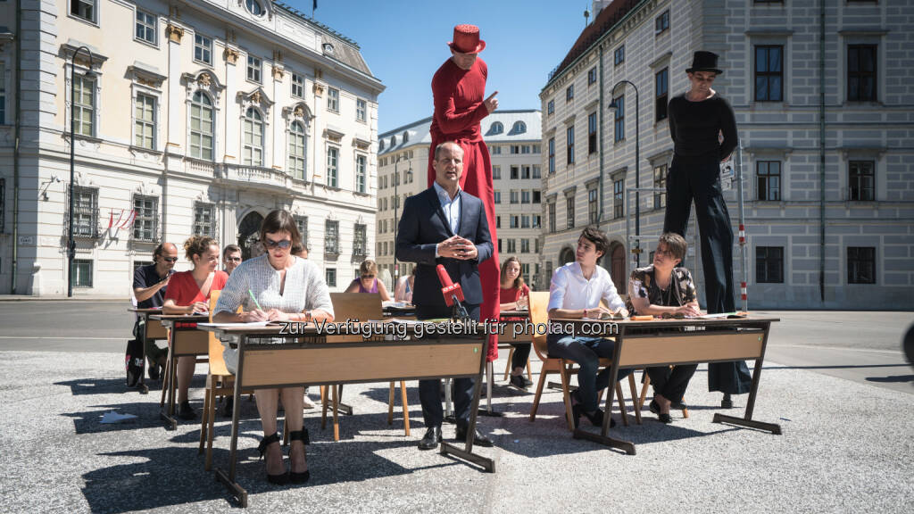 Parteipolitik raus aus den Schulen! Auch nach der geplanten Bildungsreform werden die Landeshauptleute in den Klassenzimmern stehen - Parlamentsklub der NEOS: NEOS zur Bildungsreform: Verantwortungslose Machtpolitik und Parteitaktik auf dem Rücken unserer Kinder (Fotocredit: NEOS), © Aussender (19.06.2017) 