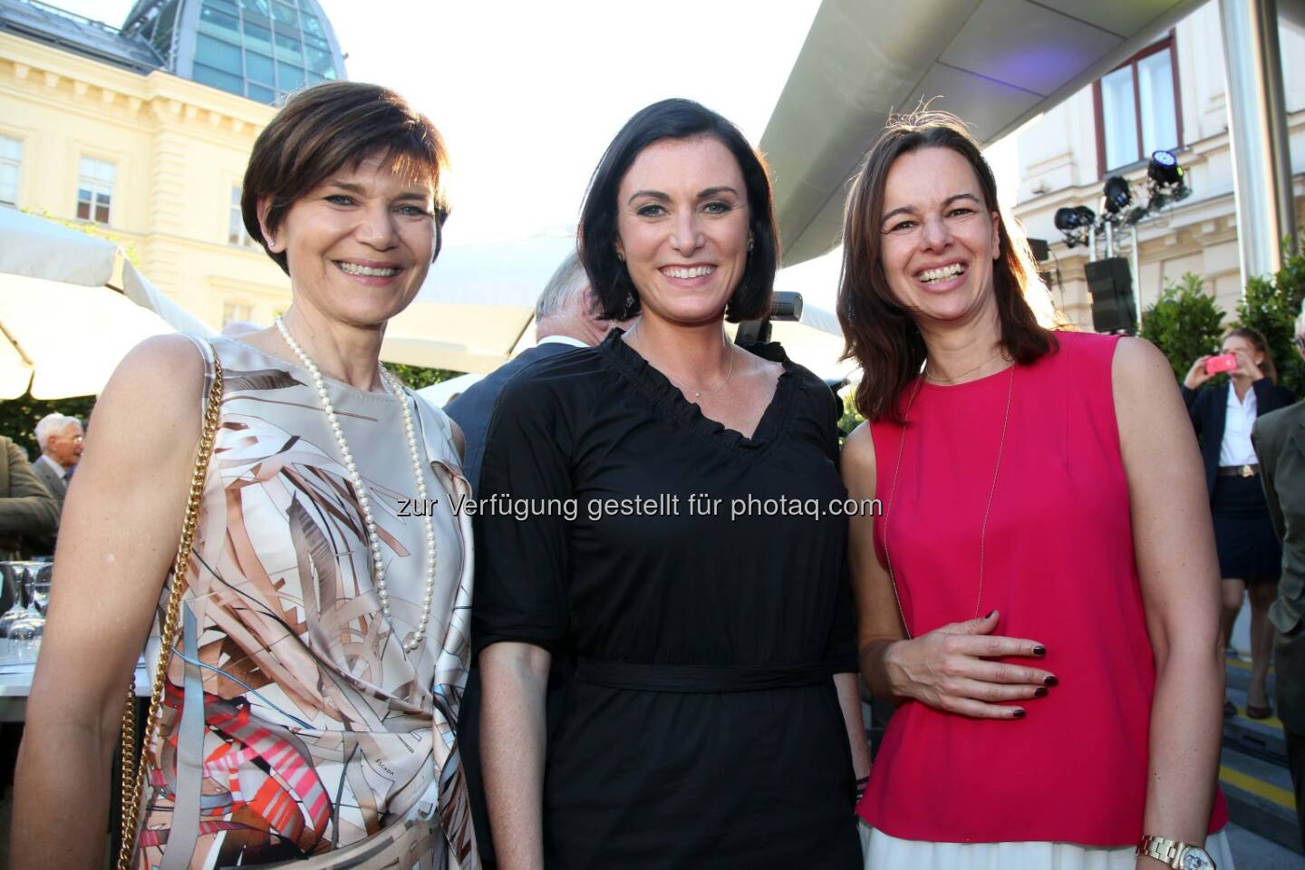 RLB OÖ-Generaldirektor-Stellvertreterin Michaela Keplinger-Mitterlehner, ÖVP-Generalsekretärin Elisabeth Köstinger, Bundesministerin Sophie Karmasin (Bild: RLB OÖ/Strobl)