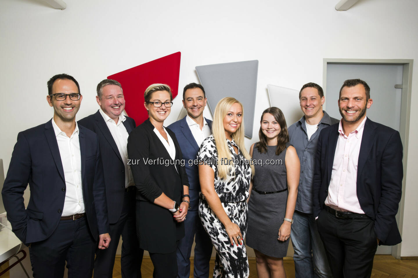 Walter Hassler, Andreas Knie, Claudia Anders, Andreas Weiss (CEO), Petra Hofstätter, Sonja Mather, Paul Hotko und Andreas Martin - Dentsu Aegis Network Austria: Dentsu Aegis Network Austria übernimmt media.at (Fotocredit: Dentsu Aegis Network Austria / Lukas Ilgner)