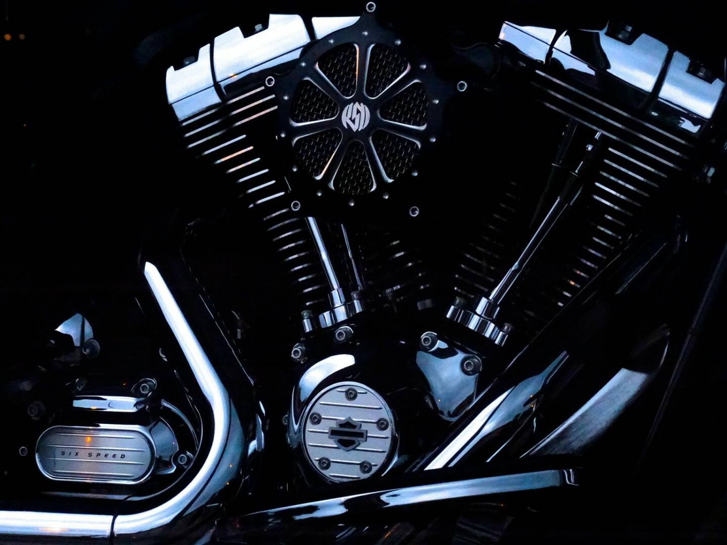 Motor, Harley Davidson (Bild: Pixabay/422737 https://pixabay.com/de/harley-davidson-motorräder-chrom-459594/ )