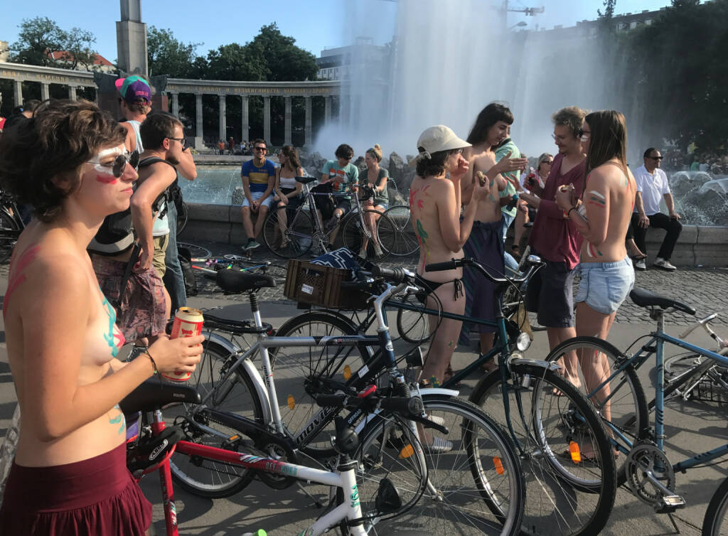 Naked Bike Ride, © diverse photaq (30.07.2017) 